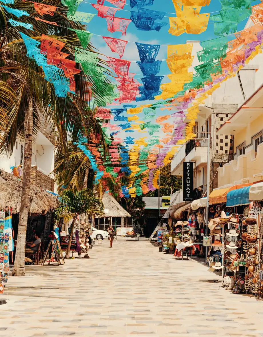 Traslados Cómodos y Seguros desde el Aeropuerto de Cancún a Playa del Carmen | Travelfy